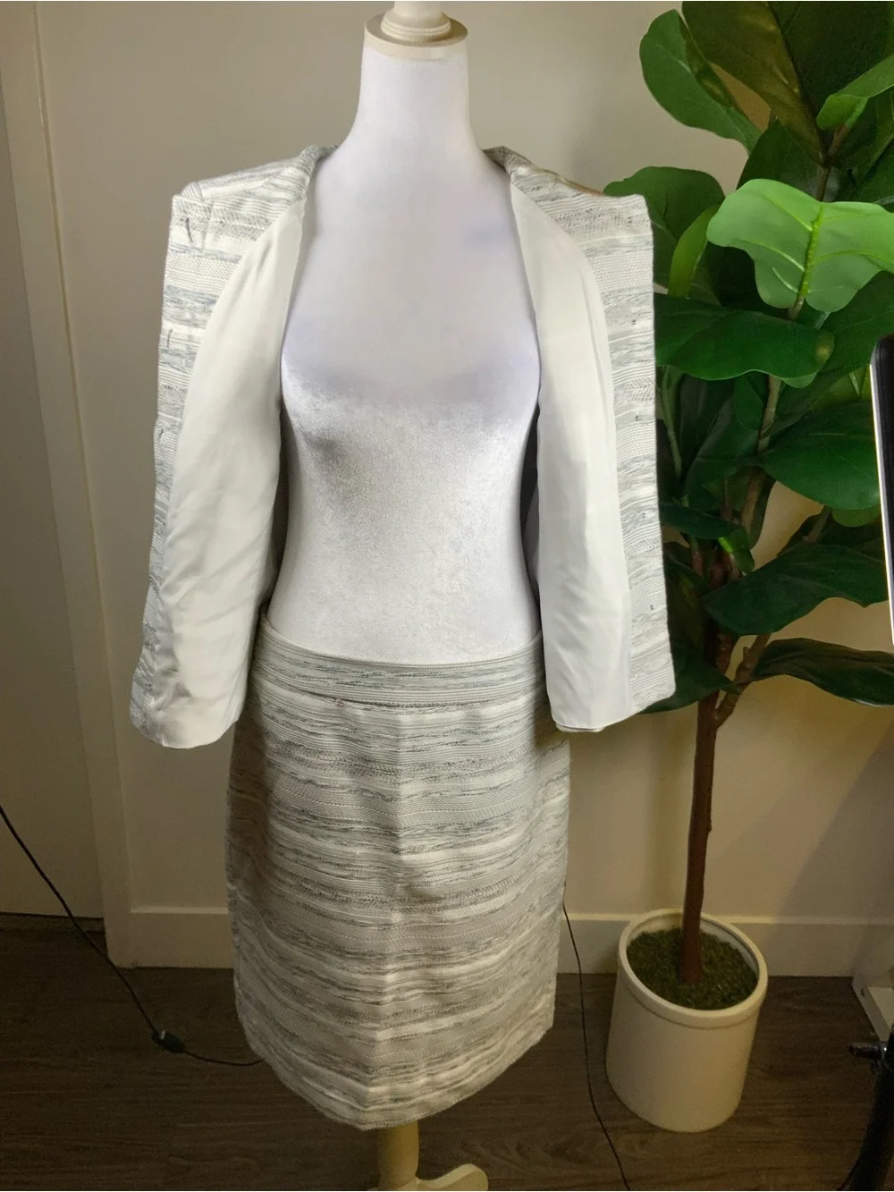Ann Taylor Cream & Light Gray Textured Blazer